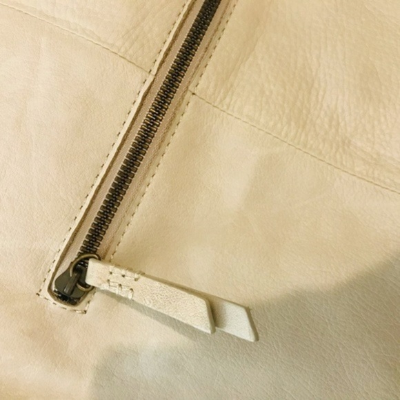 American Leather Company Shoulder Bag - Picture 7 of 9